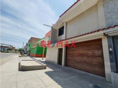 Casa de Estreno en Av Loreto &ndash; Zona Altamente Comercial