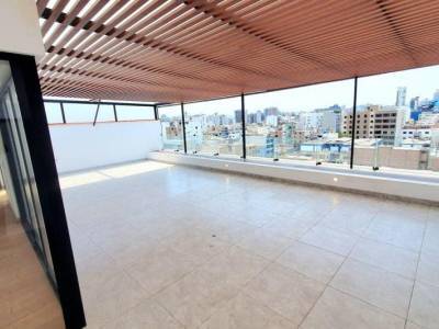 Se Alquila Duplex de 3 Dorm. de 260 m&sup2; Mas Estacionamiento en Miraflores