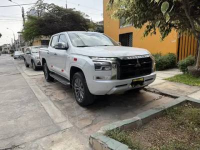 L200 2.4L 4x4 TD GLS 2026 2.4L 4x4 TD GLS