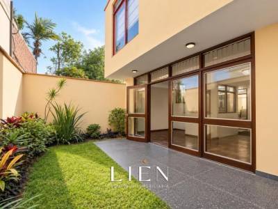 Venta Casa de Tres Niveles Para Remodelar en Surco